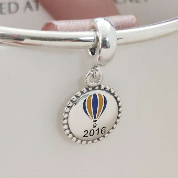 Pandora 2016 World Hot Air Balloon Exclusive Dangle Charm with box - Picture 3 of 7